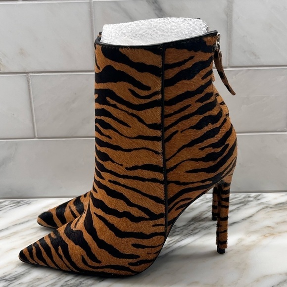 STEVE Madden Women's Via Stiletto Tiger Booties Various Sizes - Picture 6 of 14